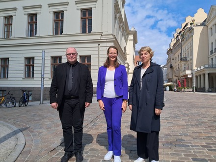 Ministerin Martin mit den beiden neu ernannten ProfessorInnen Jutta Sieglinde Wangemann  und Prof. Dr.-Ing. Matthias Kathmann