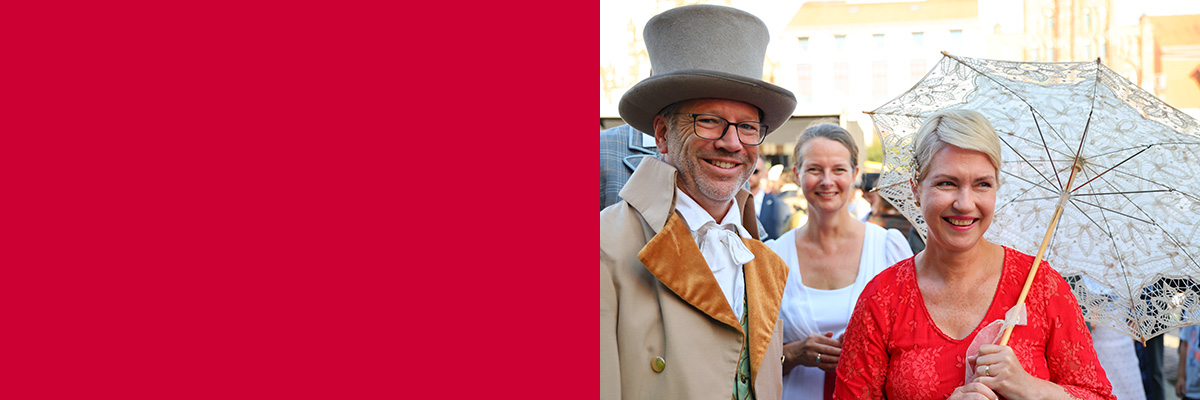 Zeitgemäß zeigten sich Ministerpräsidentin Manuela Schwesig, Greifswald Oberbürgermeister Dr. Stefan Fassbinder sowie Ministerin Bettina Martin auf der Feier zum Caspar-David-Friedrich-Geburtstag