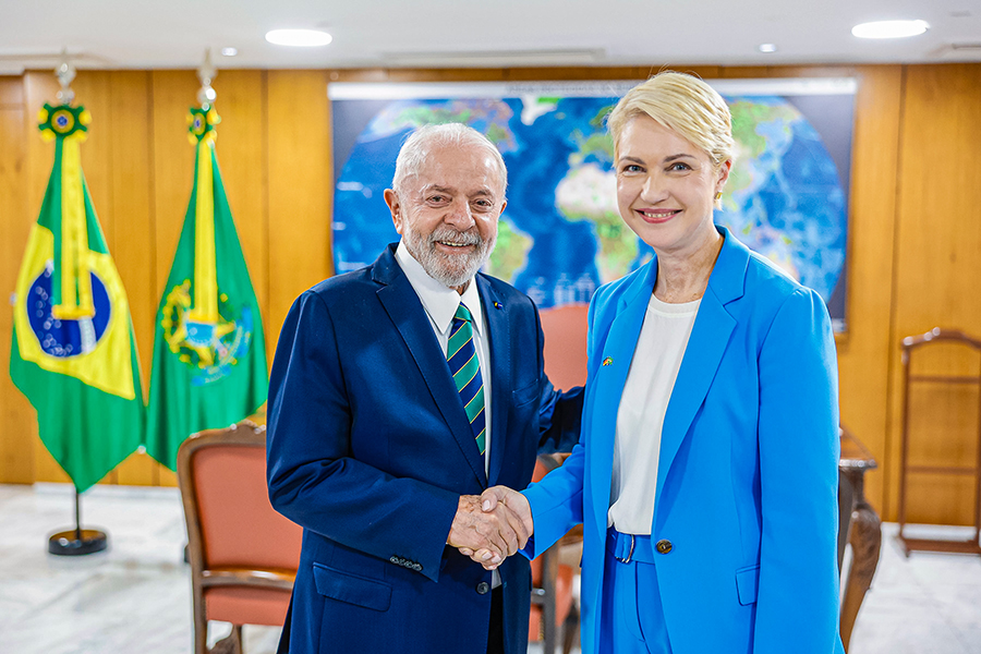 Schwesig und Lula beim Shake-Hands