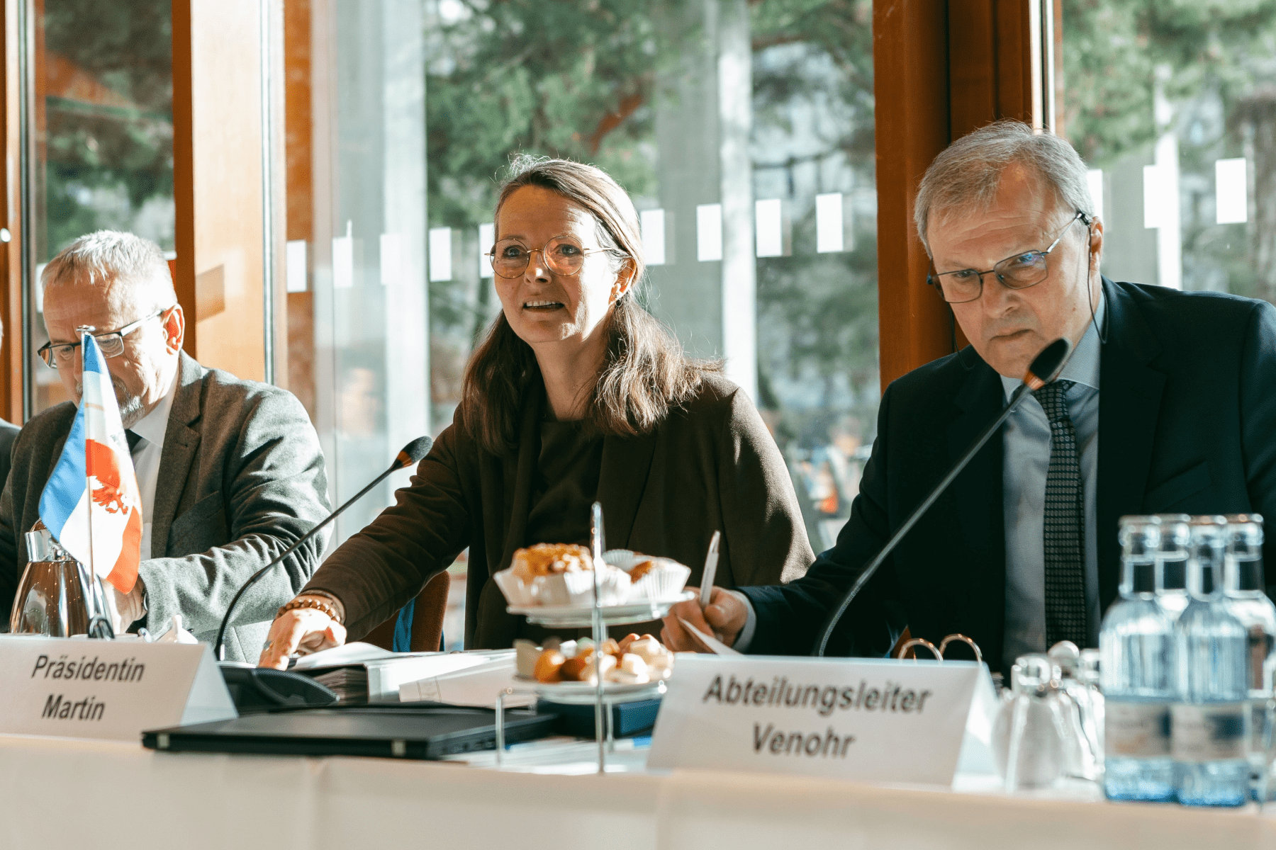 Udo Michallik, Generalsekretär der KMK, Bettina Martin, Präsidentin der Wissenschaftsministerkonferenz und Woldemar Venohr, Abteilungsleiter Wissenschaft © Sabrina Scholz, WKM-MV